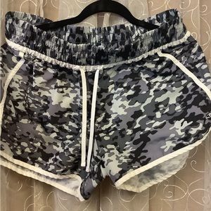 336 camo gray shorts